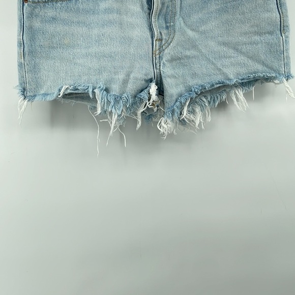 Levi’s jean shorts frayed light denim vacation summer warm weather sz 25 - Picture 6 of 11
